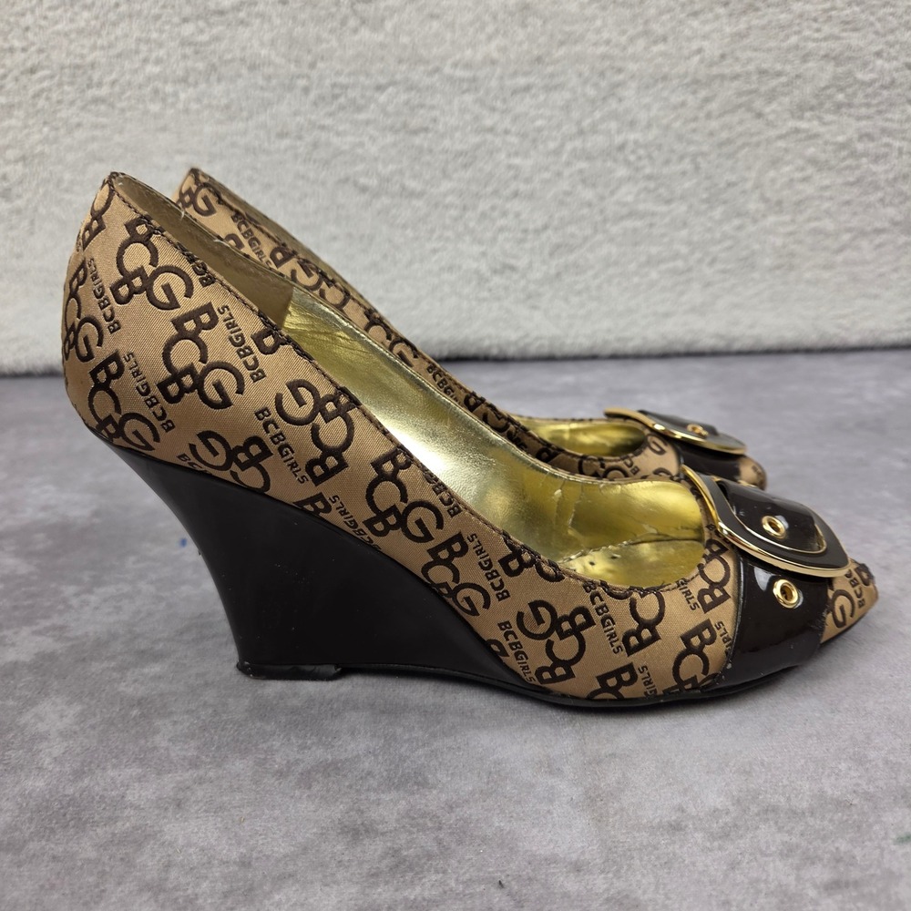 BCBGirls Waverly Monogram Logo Peep Toe Wedge Pumps Brown Tan 7B PL-WAVERLY
